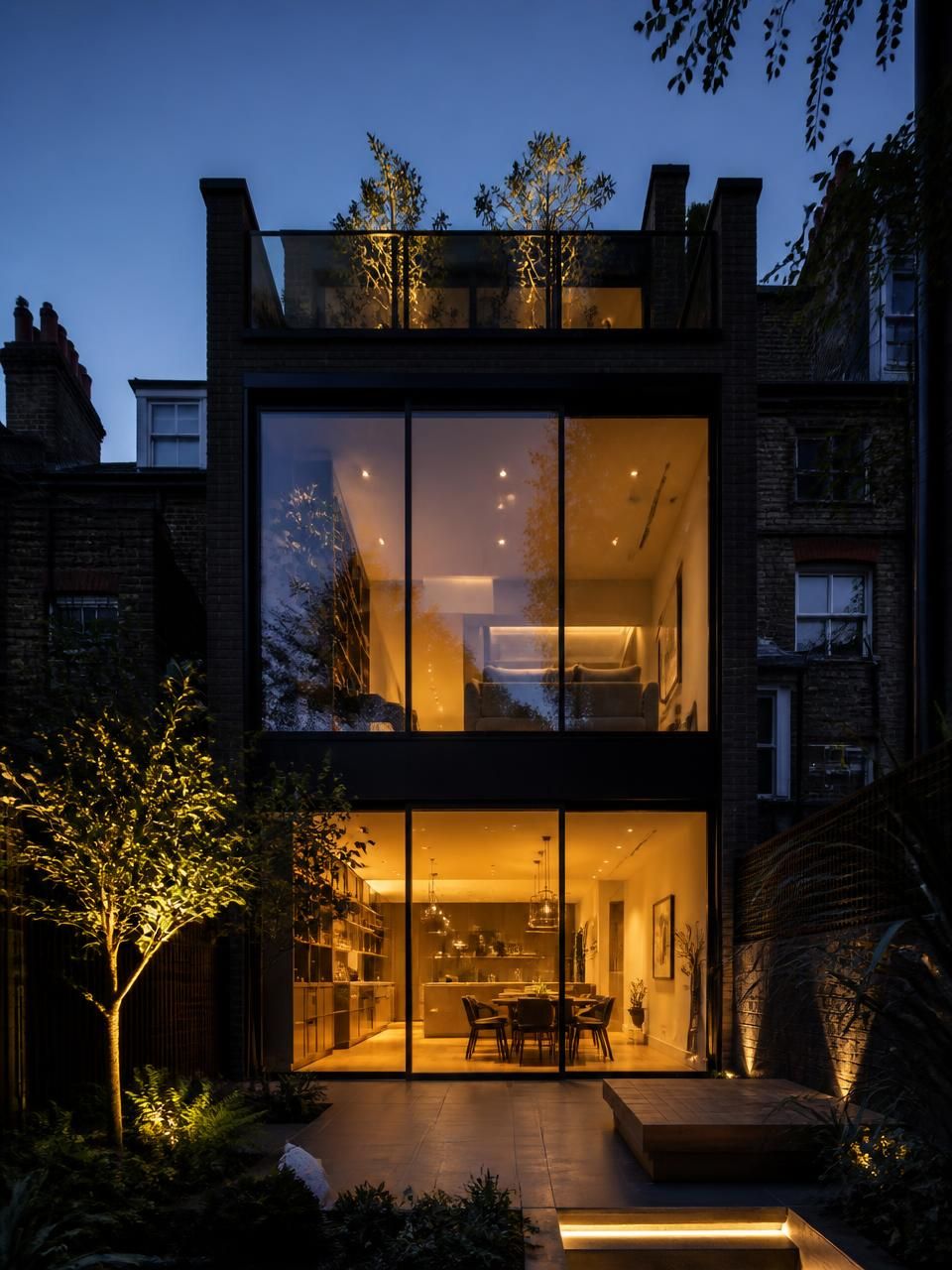aluminium windows — Slim sightlines, architectural precision. Installed by South East Windows & Doors across London and the Home Counties.
